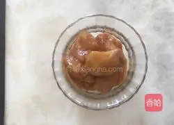 Illustration of how to make steamed chicken breast with garlic 1