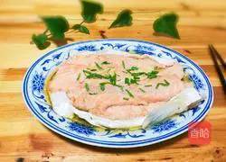 Illustration of how to make salmon bones with chopped green onion 14