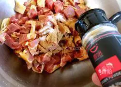 Illustration of how to make spicy chicken diced 6