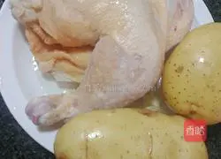 Chicken stewed with potatoes Illustration of how to do it 2