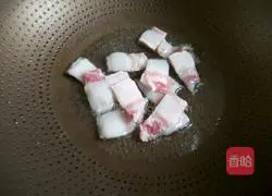 Illustration of how to make spicy and sour shredded cabbage 4