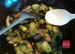 Illustration of how to cook rapeseed with mushrooms 11