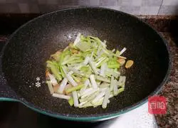 Illustration of how to make fried shrimps with chives 8