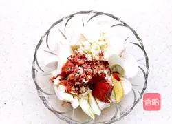 Illustration of how to steam Pleurotus eryngii with fermented bean curd and wing root 5