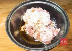 Illustration of how to make crystal winter melon rolls 2