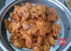 Illustration of how to make steamed pork with sweet potato flour 6