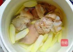 Illustration of how to make yam stewed pig's trotters 9