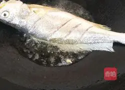 Braised yellow croaker recipe 5