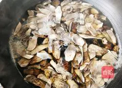 Illustration of how to make fried pork slices with porcini mushrooms 3