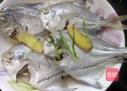 Illustration of how to make steamed white pomfret 7
