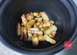 Illustration of how to make braised pork and potatoes 3
