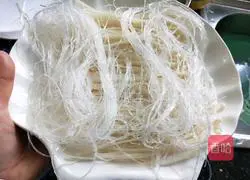 Illustration of how to make steamed prawns with enoki mushrooms and vermicelli 7