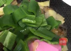 Illustration of how to make fried bell peppers with soy sauce meat 7