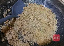 Illustration of how to make pork vermicelli stuffing 11
