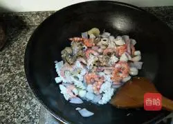 Illustration of how to make seafood curry 8