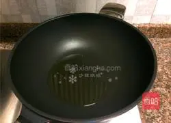 Illustration of how to make Sibao roasted chicken wings 3