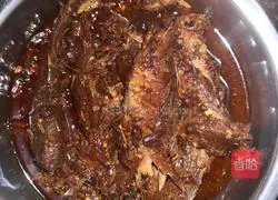 Illustration of how to make black bean yellow croaker 6