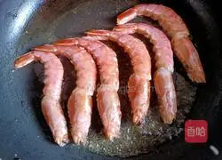 Illustration of braised prawns 4