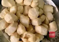 Kung Pao Chicken Illustration of how to do it 3