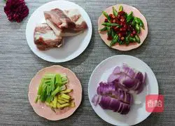 Sichuan Illustration of how to make fragrant twice-cooked pork 1