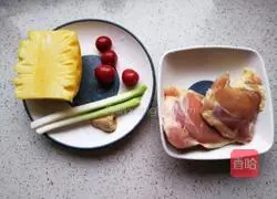 Illustration of how to make fried diced chicken with pineapple 1