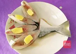 Illustration of how to make fan fish 3