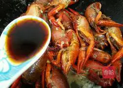 Illustration of how to make garlic crayfish 5