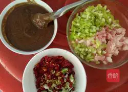 Illustration of how to make spicy meat sauce 1
