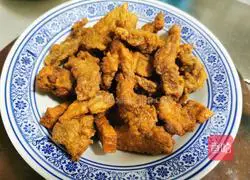 small Illustration of how to make crispy meat steamed bowl 1