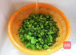 Illustration of making Yuqian scrambled eggs 2