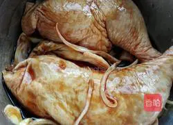 Illustration of how to make roast chicken legs 4