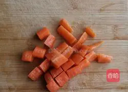 Illustration of how to make garlic asparagus and beef cubes 3