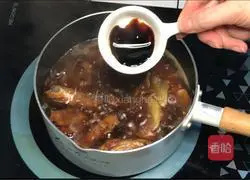 Illustration of making sweet and sour pork ribs 12