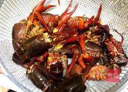 Illustration of how to make spicy crayfish 2