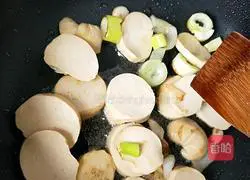 Illustration of how to cook vegetarian chicken in oyster sauce 4