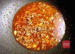 Illustration of how ants climb a tree 7