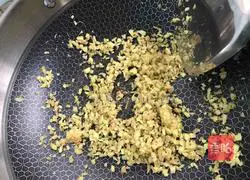 Illustration of how to make Hakka fried chicken with wine 2