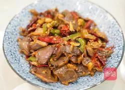 Illustration of how to stir-fry duck gizzards 6