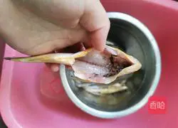 Illustration of how to cook small yellow croaker with tofu 1