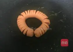 Illustration of how to make sunflower omelette 3