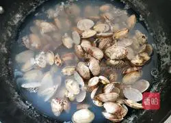 Illustration of how to make enoki mushroom vermicelli 1