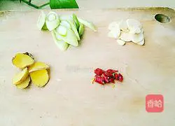 Braised Yellow croaker #New Year's Eve dinner recipe illustration 1