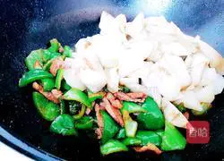 Illustration of how to make three fresh vegetables 8