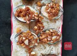  Illustration of how to make steamed abalone with garlic vermicelli 7