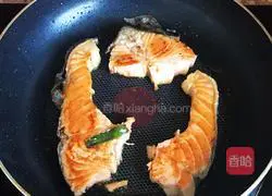 Illustration of how to make pan-fried salmon 5
