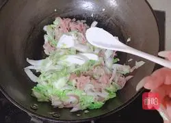 American ham stir-fried vegetable roots illustration 8