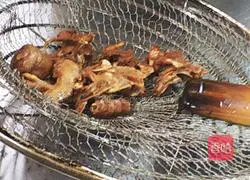 Illustration of how to make bone-flavored pigeon slices 2