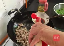 Stir-fried Hu Qin Illustration of how to make shredded pork 12