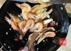 Cantonese style potato-based shrimp recipe 12