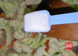 Illustration of how to make stir-fried cauliflower meat 10